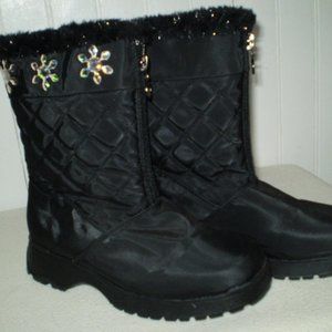 BIG GIRLS SIZE: 4 MED. WIDTH..BLACK WINTER BOOTS..NEVER WORN